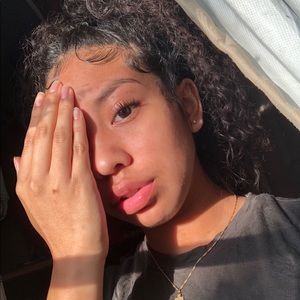 Meet your Posher, Cyncynthia